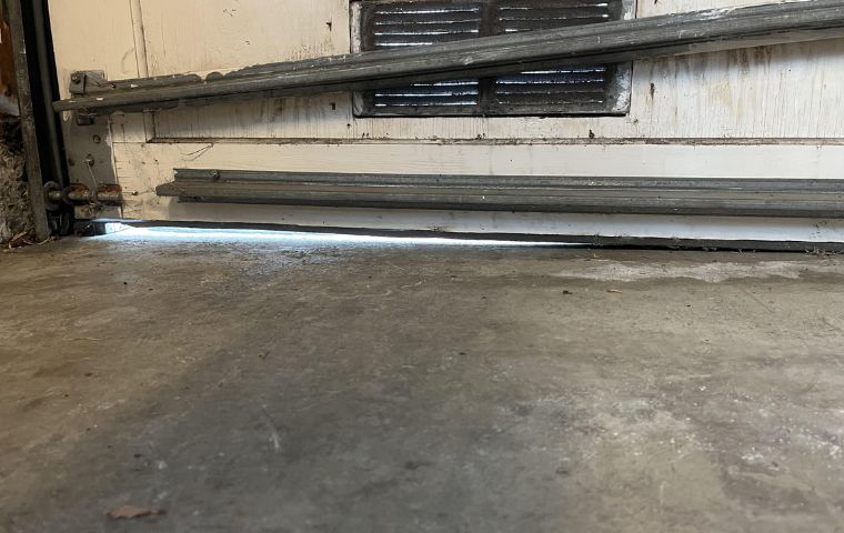 gap between floor and garage door